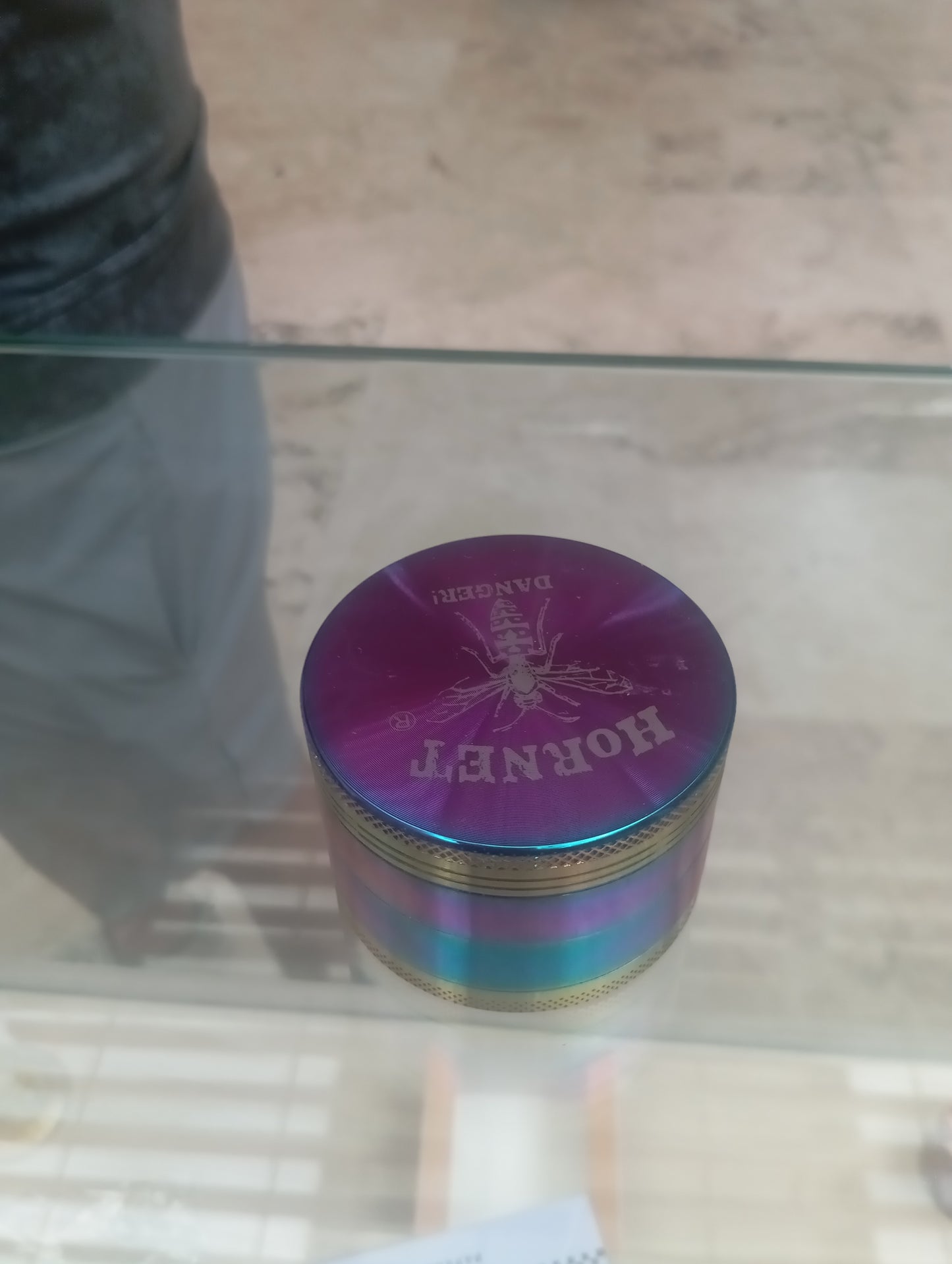 Grinder Hornet grande metal